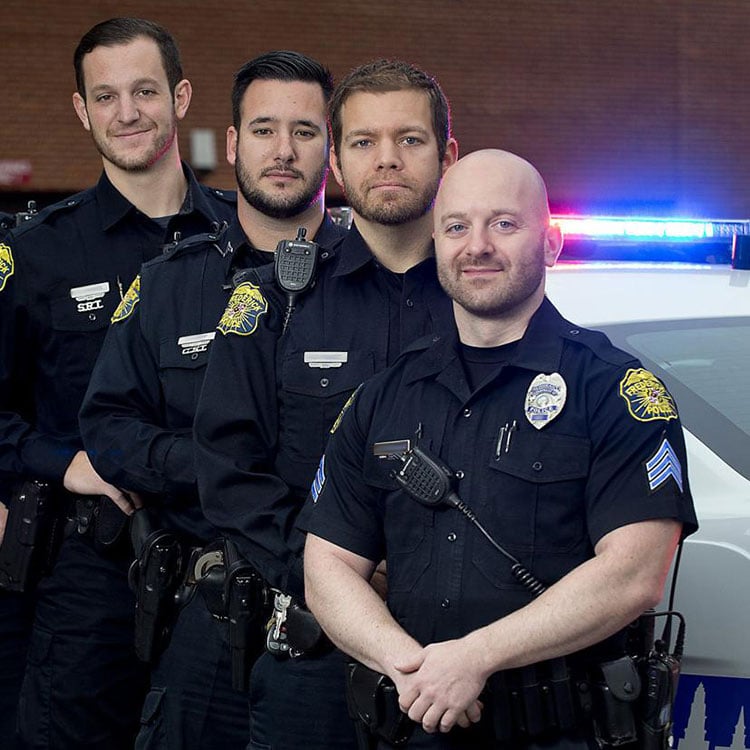 policemen-standing-together